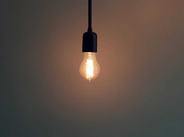 Cómo ahorrar luz en casa: trucos para reducir tu factura en 2021