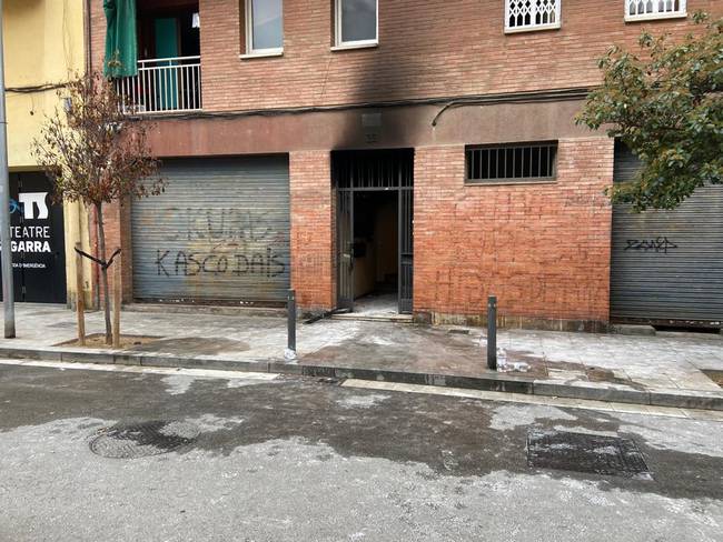 Tres morts en un incendi en un edifici del carrer Sant Joaquim de Santa Coloma