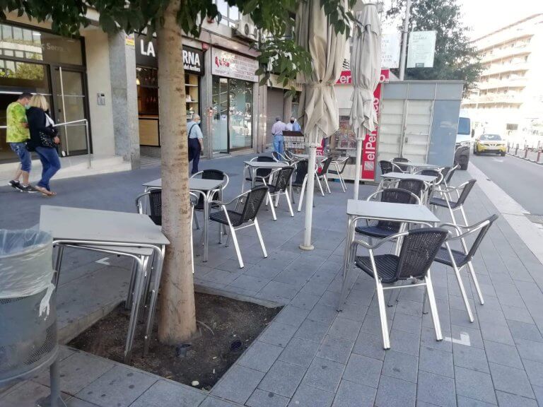 El ple aprova la reducció d’un 30% de la taxa de terrasses de bars i restaurants