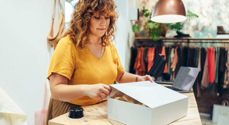 Ajuts municipals per fomentar la contractació de persones aturades a Santa Coloma